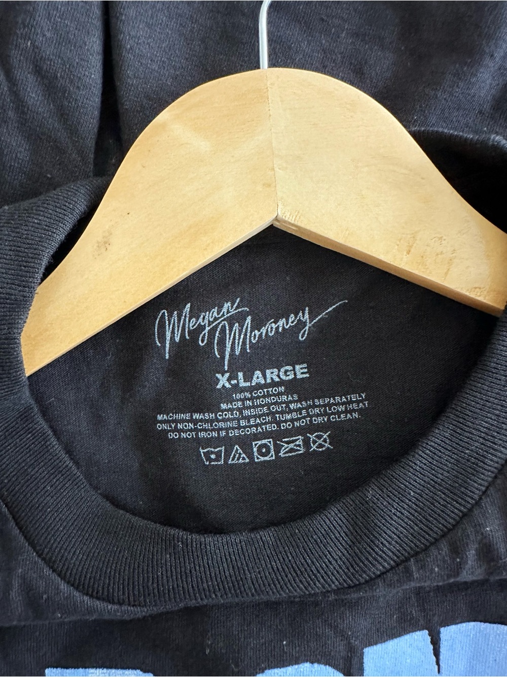 NEW Megan Moroney Long Black Graphic Sleeve Tee - Picture 6 of 7